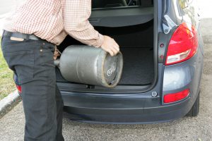 Gasflaschen-Transport im Auto: Welche Vorschriften sind im PKW, Wohnmobil und Anhänger zu beachten?